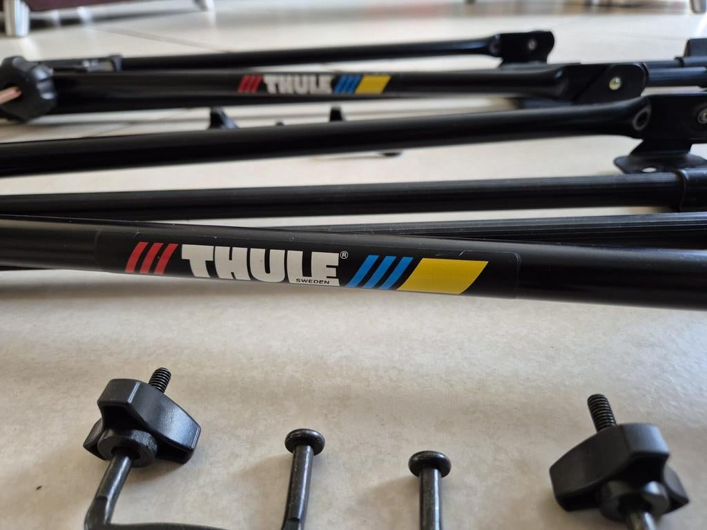 2 stuks Thule fietsendrager 566, Ophalen, Zo goed als nieuw, Dakdrager