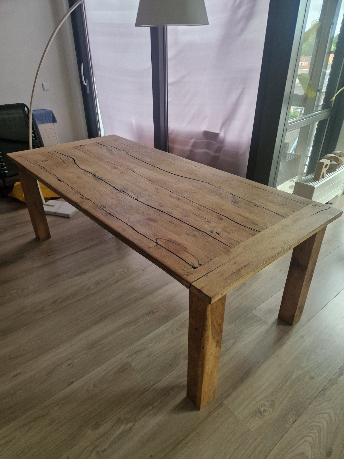 Robuuste eikenhouten eettafel - 220x100x77cm. 6 tot 8 pers., Ophalen