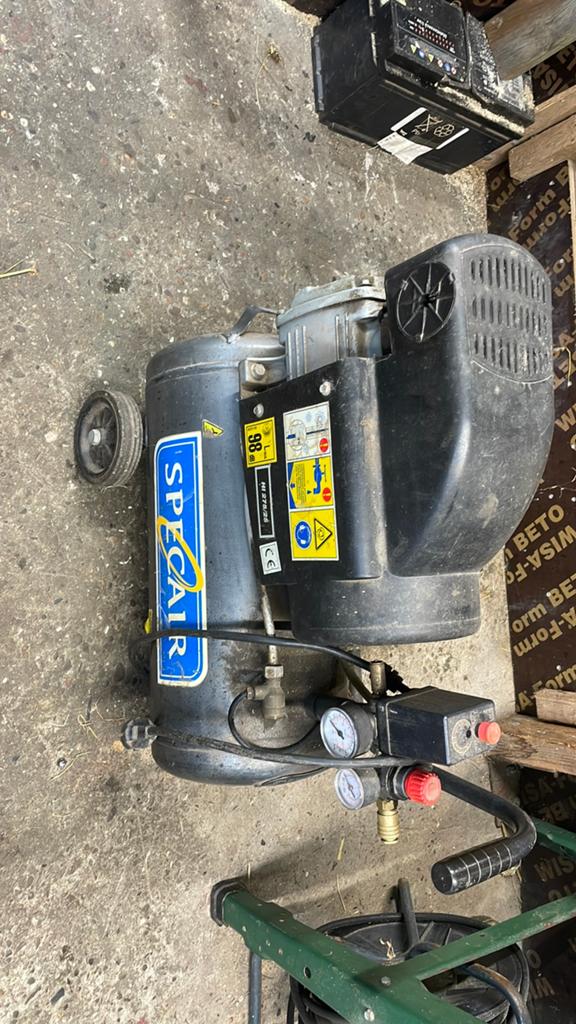 Specair compressor, Ophalen, Gebruikt, 6 tot 10 bar, Minder dan 200 liter/min