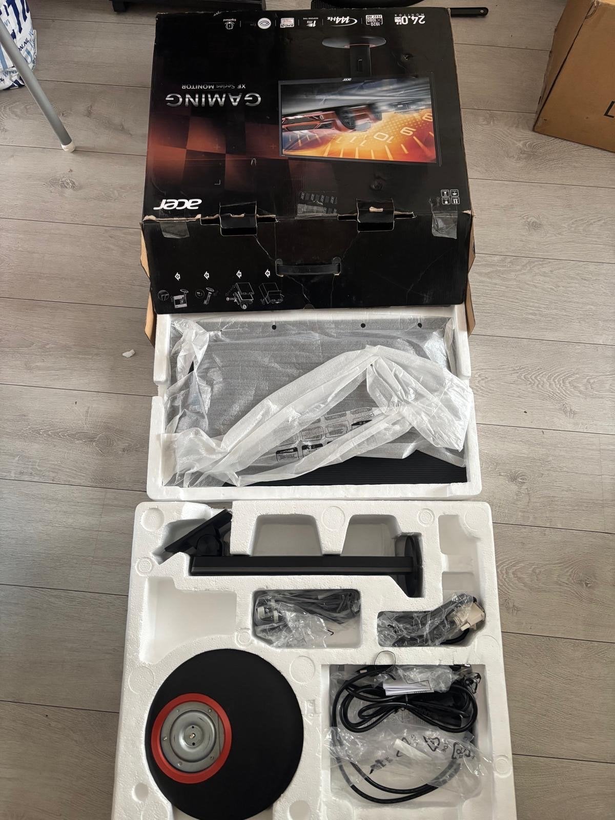 Acer XF Series Gaming Monitor 24 inch 144Hz Full HD, Gaming, 101 t/m 150 Hz, In hoogte verstelbaar, Full HD