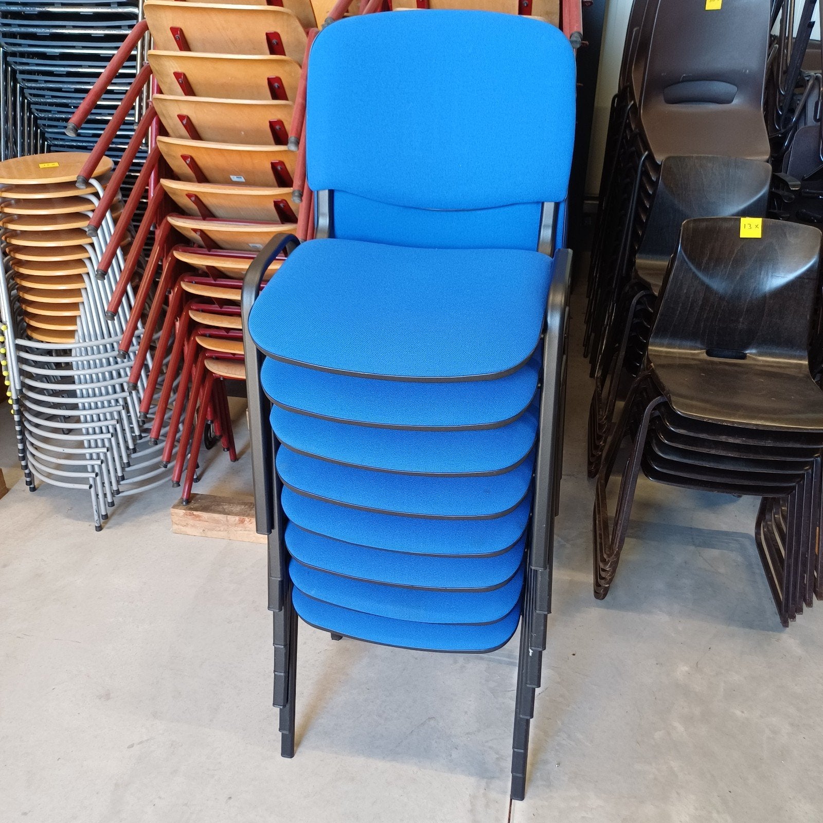 8 x nette stapelstoelen kantine kantoor partij stoelen, Huis en Inrichting, Stoelen, Ophalen, Gebruikt, Bruin, Vijf, Zes of meer stoelen