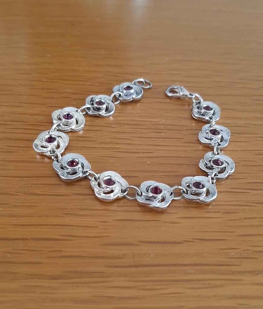 Zilverkleurige Armband - voor dames, Sieraden, Tassen en Uiterlijk, Armbanden, Met kristal, Overige materialen, Gebruikt, Ophalen of Verzenden