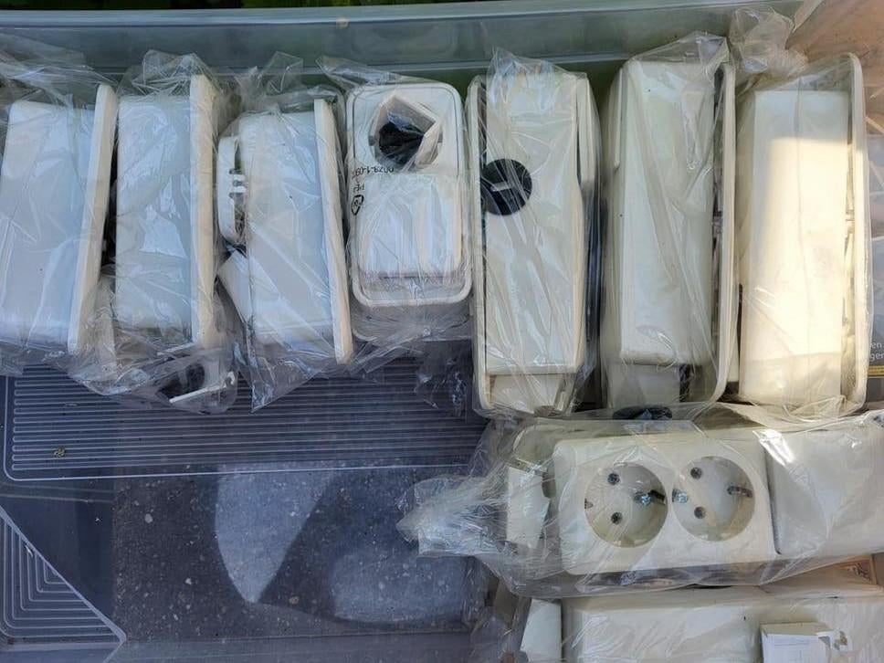 Schakelmateriaal Opbouw - Stopcontacten en Schakelaars, Doe-het-zelf en Verbouw, Elektra en Kabels, Ophalen, Nieuw, Stopcontact