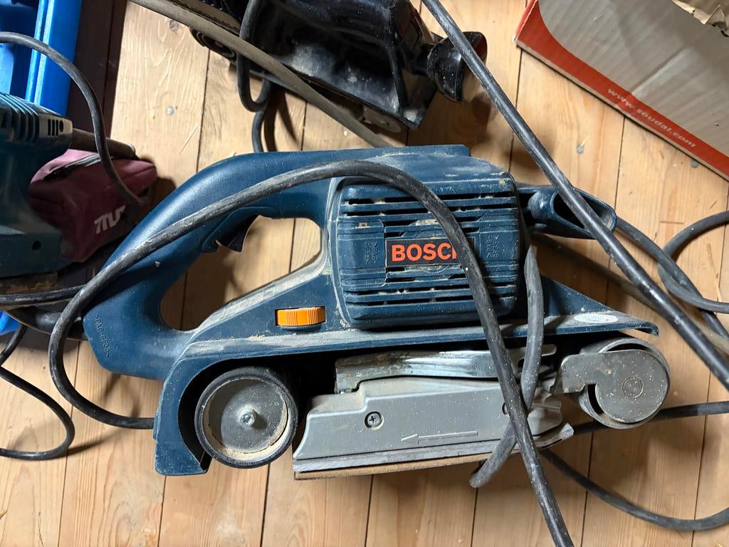 Bosch bandschuurmachine - Goed gebruikt, werkt prima, Doe-het-zelf en Verbouw, Gereedschap | Schuurmachines, Ophalen, Gebruikt