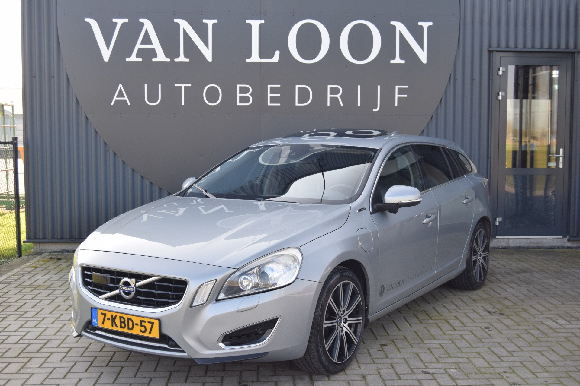Volvo V60 D6 AWD Plug-In Hybrid Summum (bj 2013, automaat), Auto's, Volvo, Automaat, Euro 5, Zwart, Automatische klimaatregeling