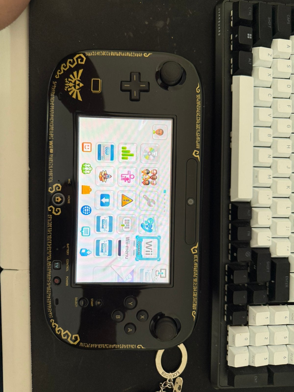 Nintendo Wii U Zelda uitvoering., Spelcomputers en Games, Spelcomputers | Nintendo Wii U, Ophalen, Gebruikt, Met 1 controller