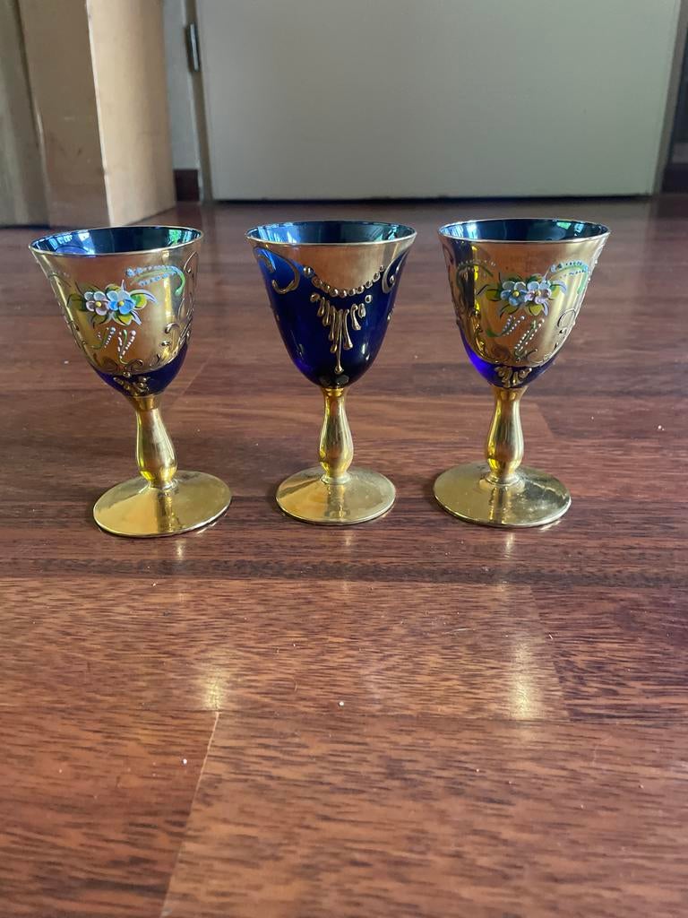 Set van 3 Vintage Kobaltblauwe Borrelglaasjes met Goud, Antiek en Kunst, Antiek | Glas en Kristal, Ophalen