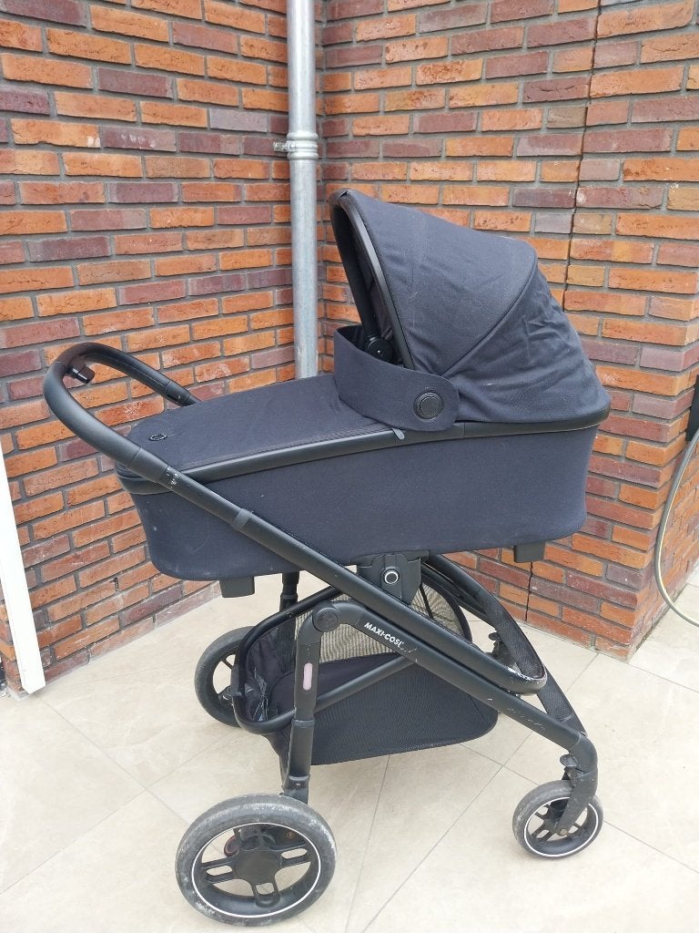 Zwarte kinderwagen incl. adapters voor een autostoel, Ophalen, Gebruikt, Verstelbare duwstang, Combiwagen