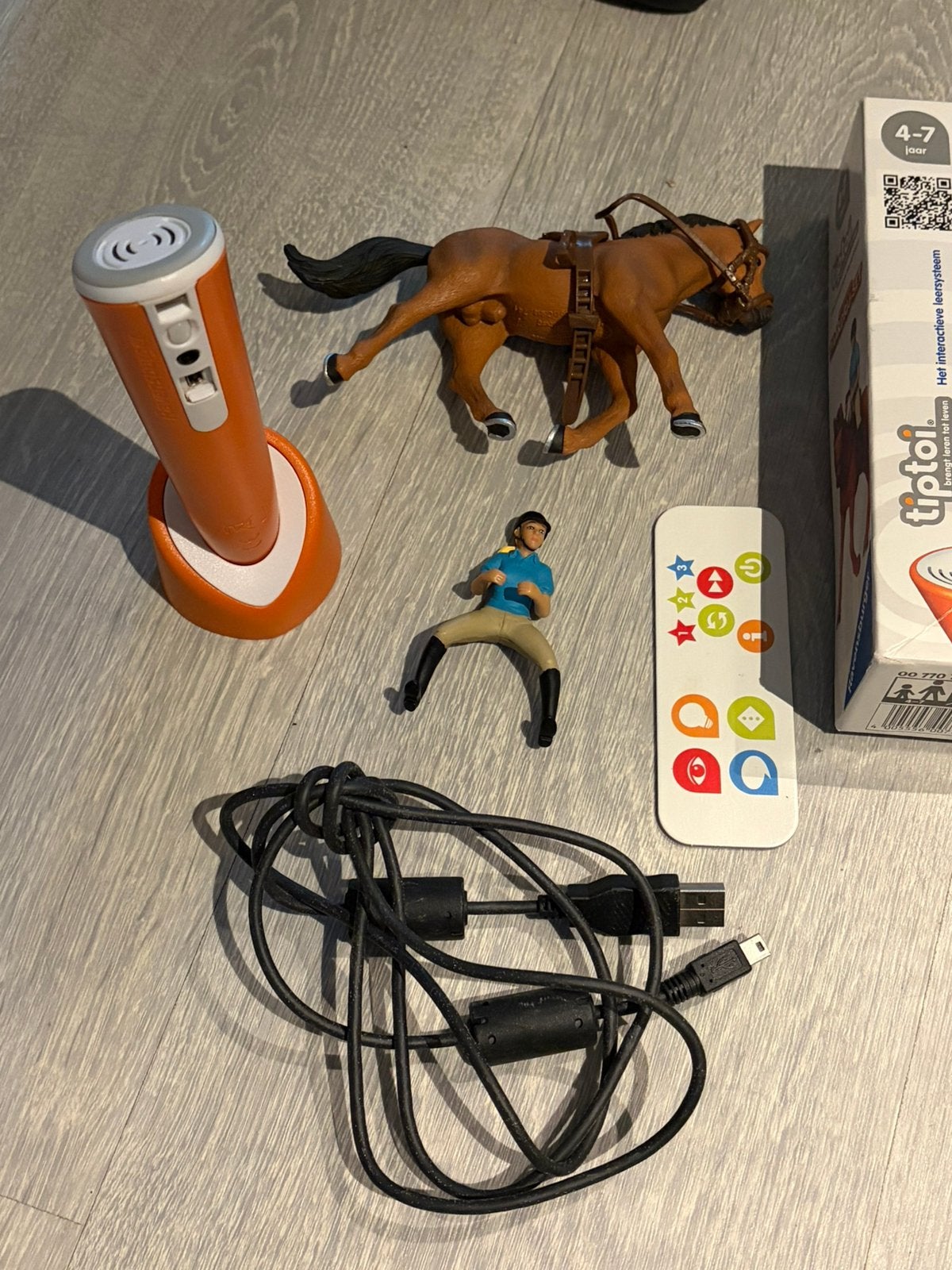 Tiptoi pen, paardrij set en gevaarlijke roofdieren weetjes, Ophalen of Verzenden, Zo goed als nieuw