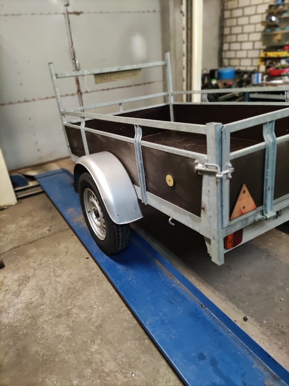 Aanhanger in goede staat met 2 nieuwe banden, Auto diversen, Ophalen, Gebruikt