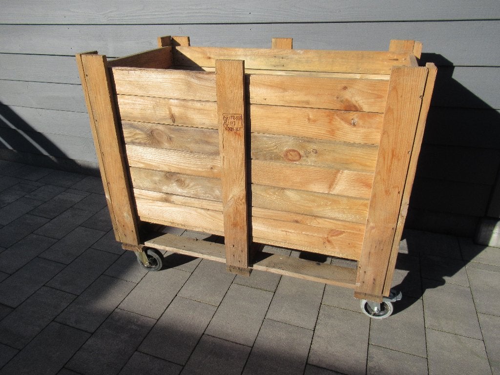 Houten kist / bak op zwenkwielen, Ophalen, Gebruikt