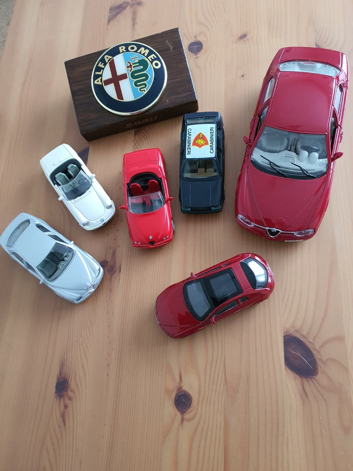 Alfa Romeo, miniatuur auto's en embleem, Ophalen of Verzenden