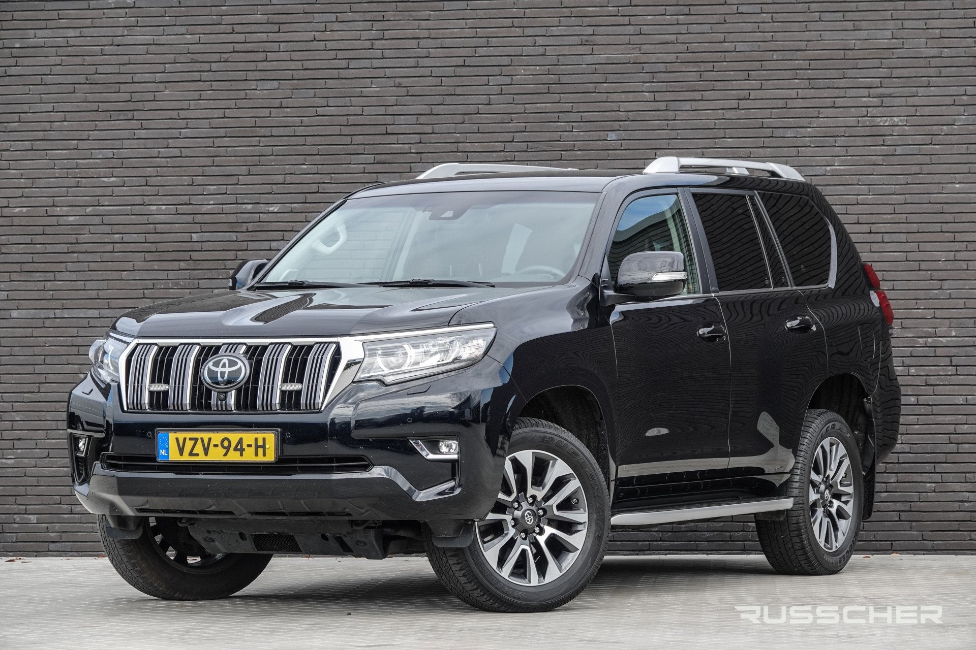 Toyota Land Cruiser 2.8 D-4D-F Challenger 204Pk Aut. | Grijs, Auto's, Automaat, Gebruikt, 4 cilinders, 3000 kg