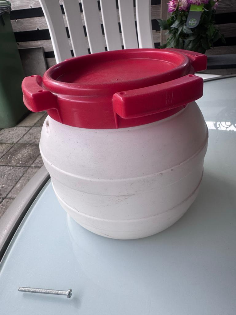 Curtec kunststof vat 150 liter met rode deksel, Dieren en Toebehoren, Dierenvoeding, Vee, Ophalen of Verzenden