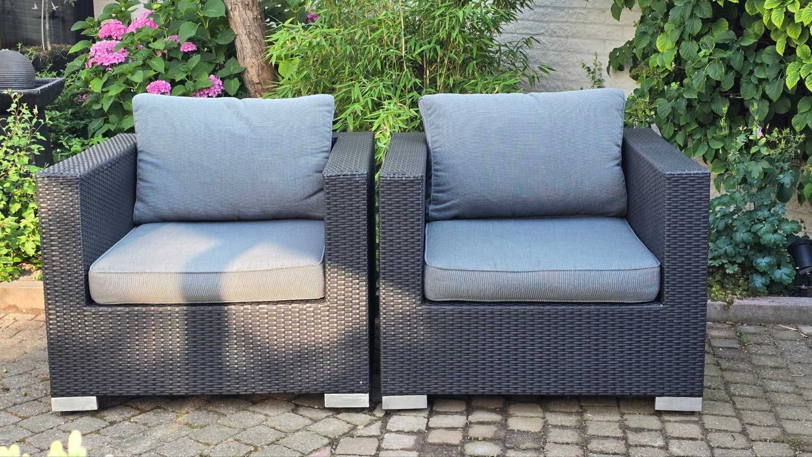 Twee Wicker Tuinstoelen met Kussens, Tuin en Terras, Tuinsets en Loungesets, Zo goed als nieuw, Wicker, Stoel, Tuinset