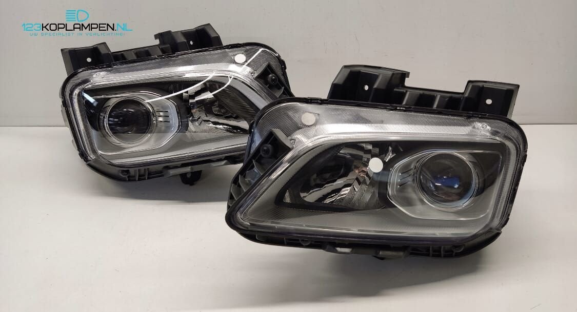 Hyundai Kona Koplamp links rechts, Gebruikt, -, -, Ophalen of Verzenden