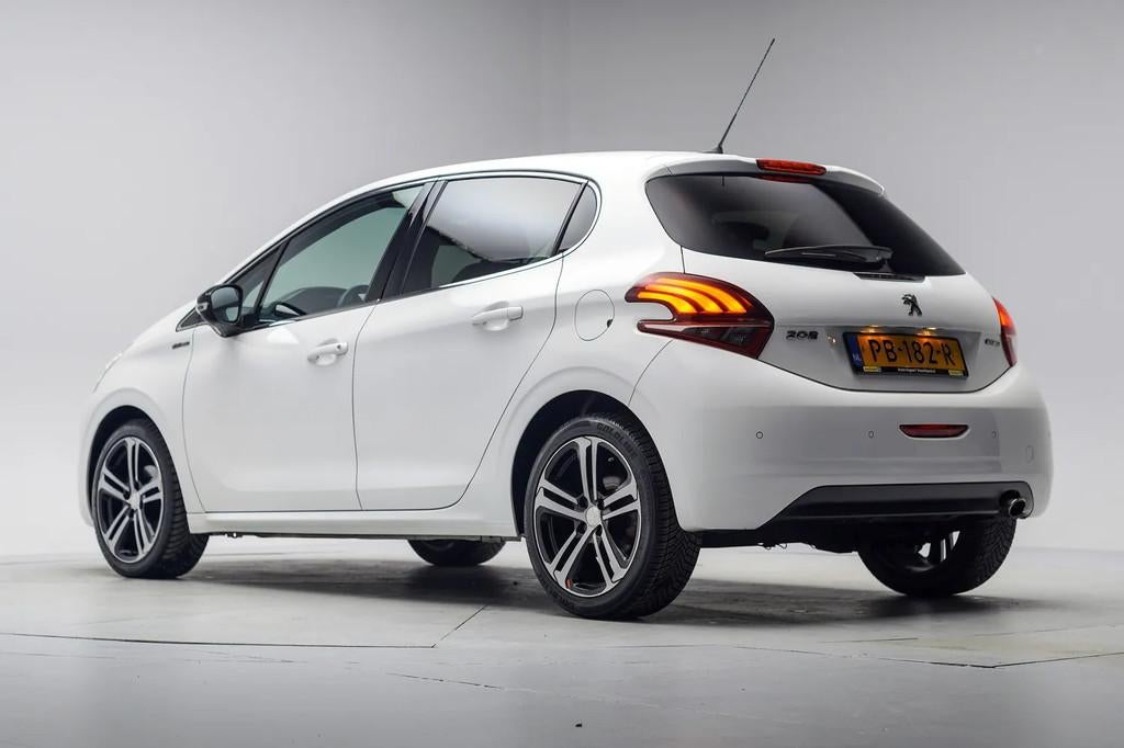 Peugeot 208 1.2 PureTech GT-line [ Navi Leder Climate Carpla, Bedrijf, Handgeschakeld, 3 cilinders, Lichtsensor