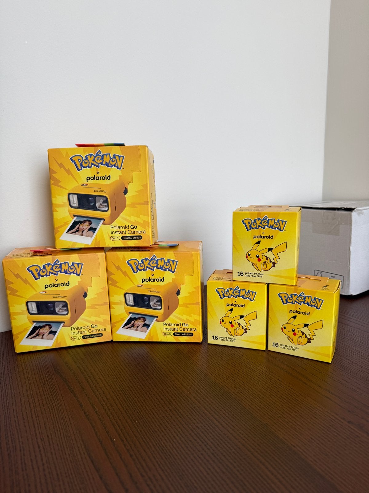 3x Pokemon x Polaroid Pikachu Editie Go Gen 3 - 30th ETB, Ophalen of Verzenden, Nieuw, Polaroid