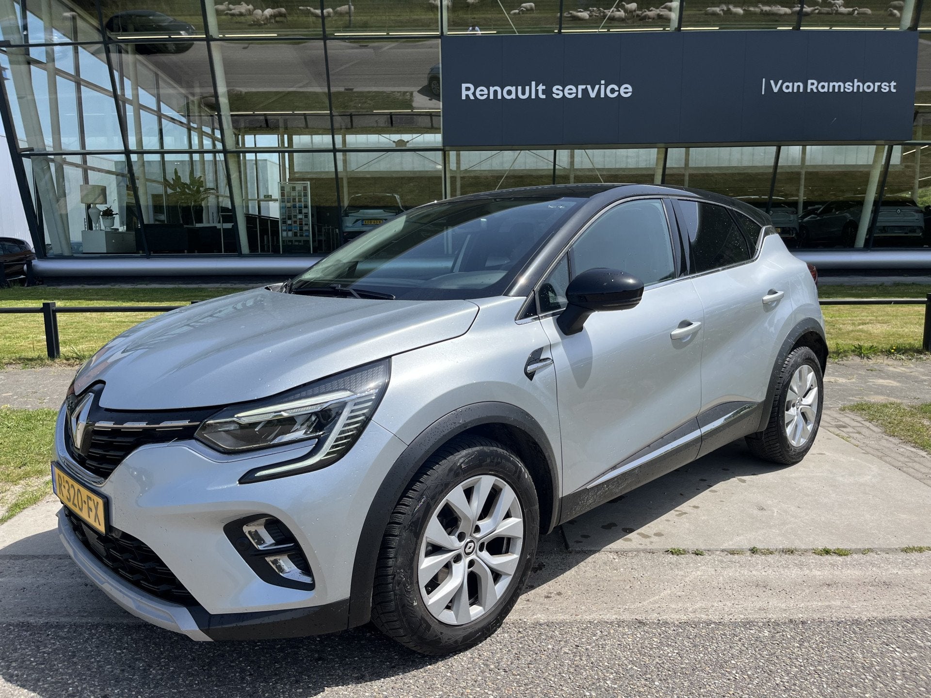 Renault Captur 1.0 TCe Intens / Camera / Parkeerhulp V+A / C, Auto's, Voorwielaandrijving, Parkeersensor, Gebruikt, Leder en Stof