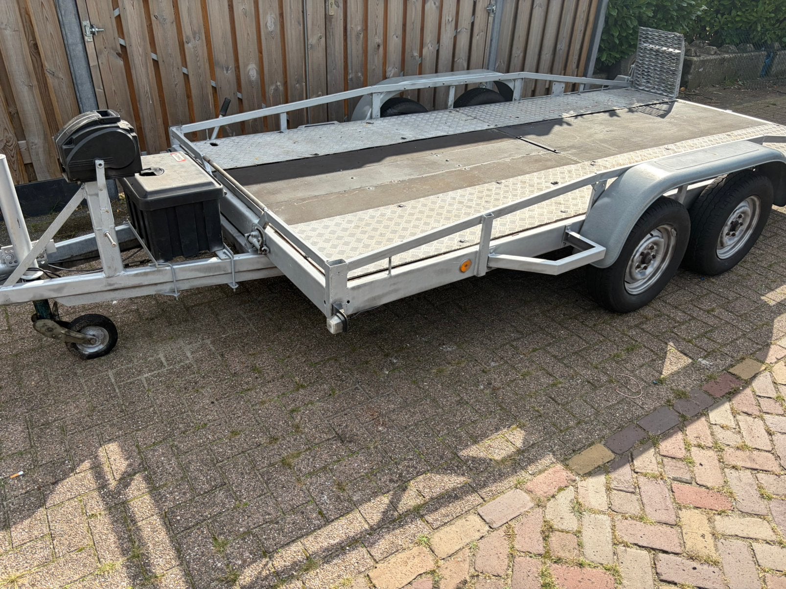 Auto ambulance dubbelasser met kenteken! Kanteltrailer!, Ophalen, Zo goed als nieuw