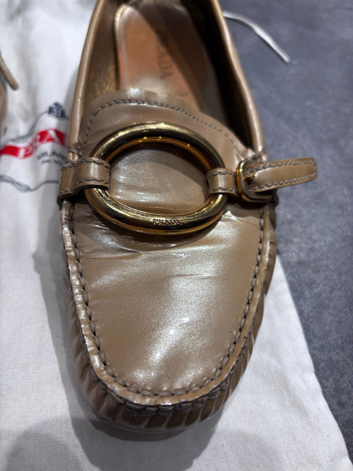 Prada loafers beige, maat 38, Ophalen of Verzenden, Gedragen, Instappers, Beige