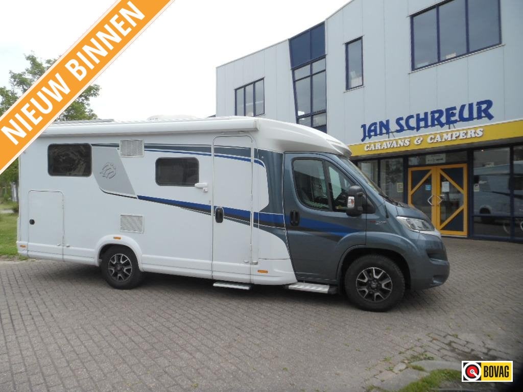 Knaus Sky TI 650 MEG, Caravans en Kamperen, Campers, Automaat, Chemisch toilet, Ringverwarming, Fiat