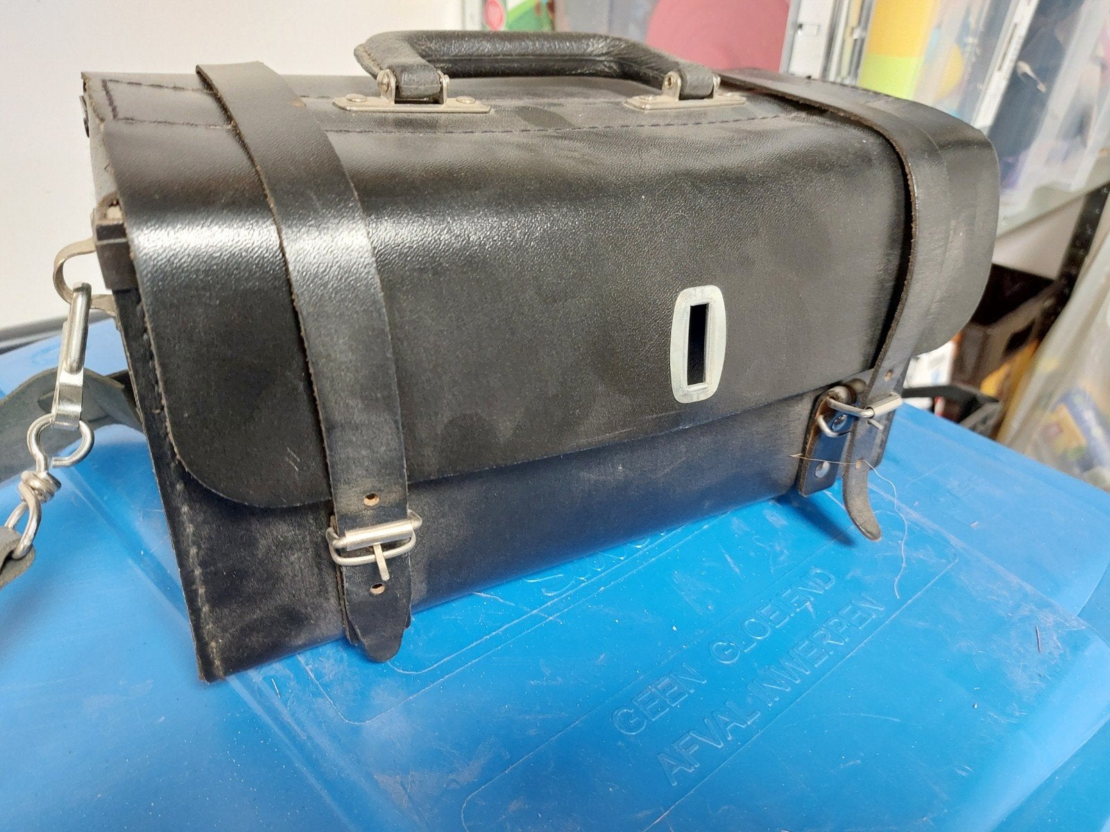 Vintage Zwarte Leren Schoudertas met Hangslot, Overige merken, Gebruikt, Zwart, Ophalen of Verzenden