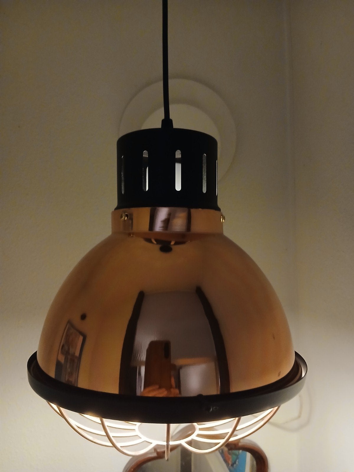 Bronzehanglamp  - Ideaal voor kleine ruimtes, Huis en Inrichting, Ophalen of Verzenden, Zo goed als nieuw, Overige materialen