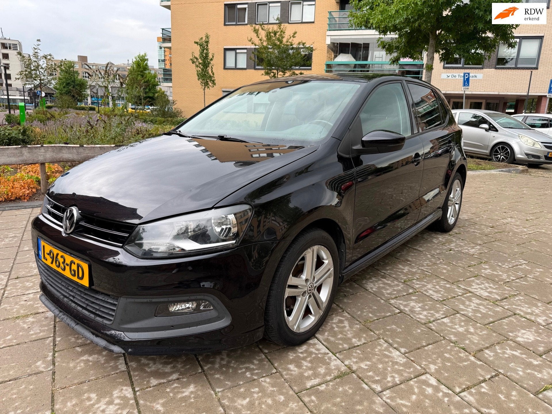 Volkswagen Polo 1.2-12V | R-Line | Navi| CarPlay | Achteruit, Auto's, Volkswagen, Voorwielaandrijving, Euro 5, Zwart, 60 pk