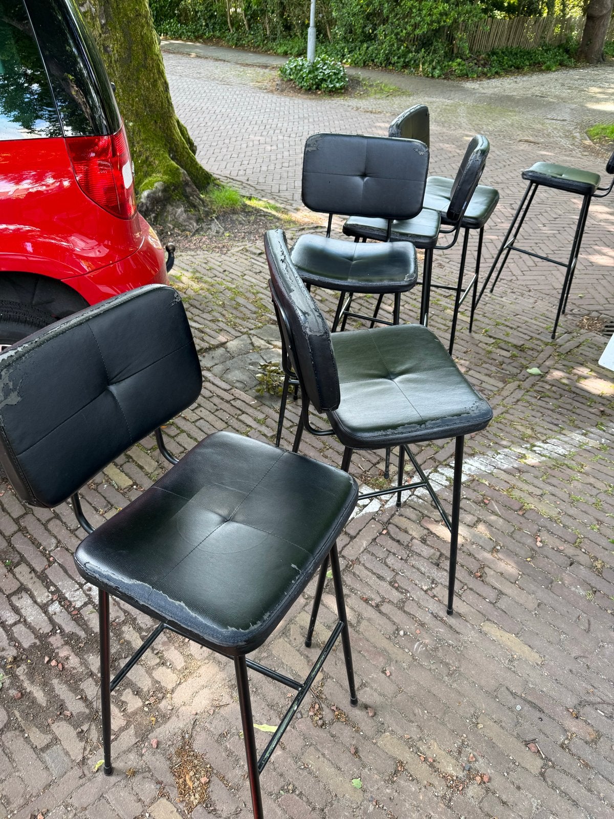 11 Zwarte barkrukken met rugleuning - Satelliet, Huis en Inrichting, Barkrukken, Ophalen, Kunststof, 90 cm of meer, Gebruikt