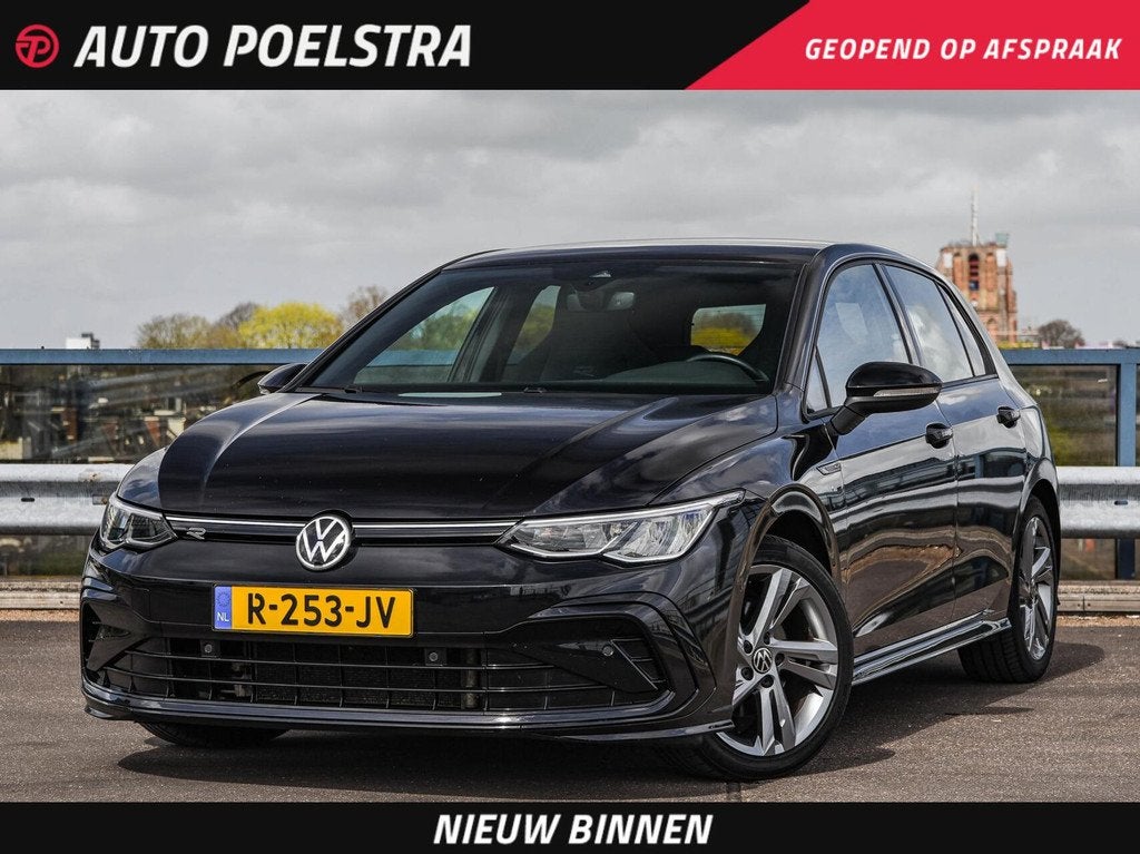 Volkswagen Golf 1.5 eTSI R-Line 150 PK Automaat Camera Sfeer, 4 cilinders, 150 pk, Zwart, Bedrijf