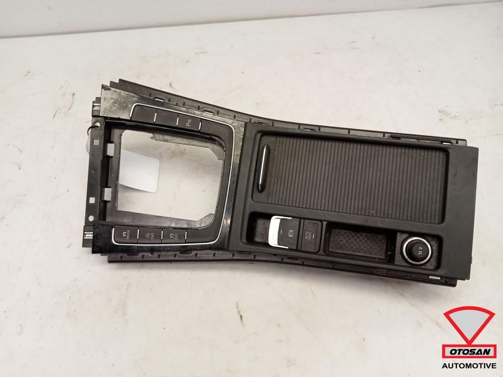 VW Golf 7 Middenconsole Bekerhouder Handrem Mode Schakelaar, Gebruikt, Volkswagen, Volkswagen AG, Berliner Ring 2
38440  Wolfsburg, DE