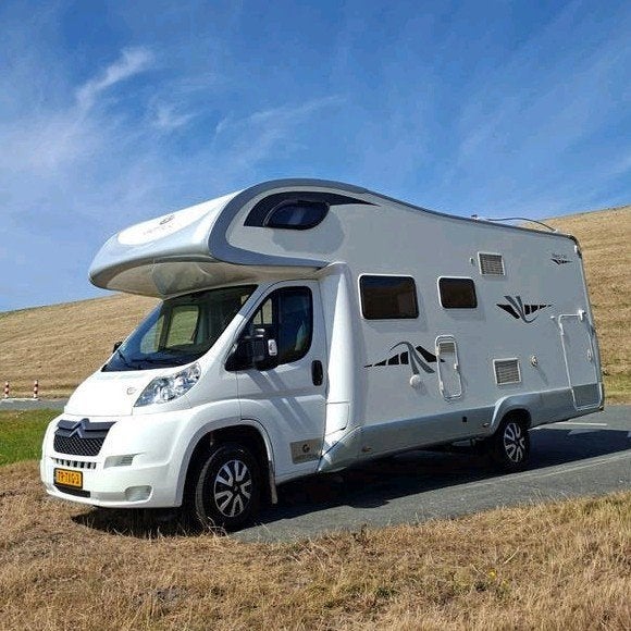 Giottiline T45, ruime camper, lang bed en XXL garage nw APK, Overige merken, Chemisch toilet, Alkoof, Ringverwarming