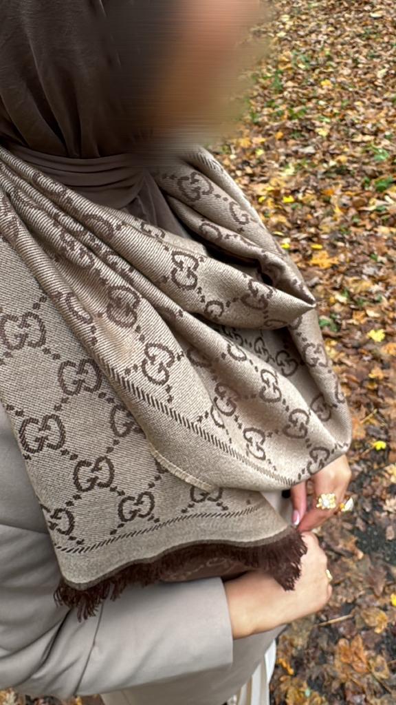 Sjalen Gucci, Burberry, Louis Vuitton, Huis en Inrichting, Ophalen of Verzenden, Zo goed als nieuw