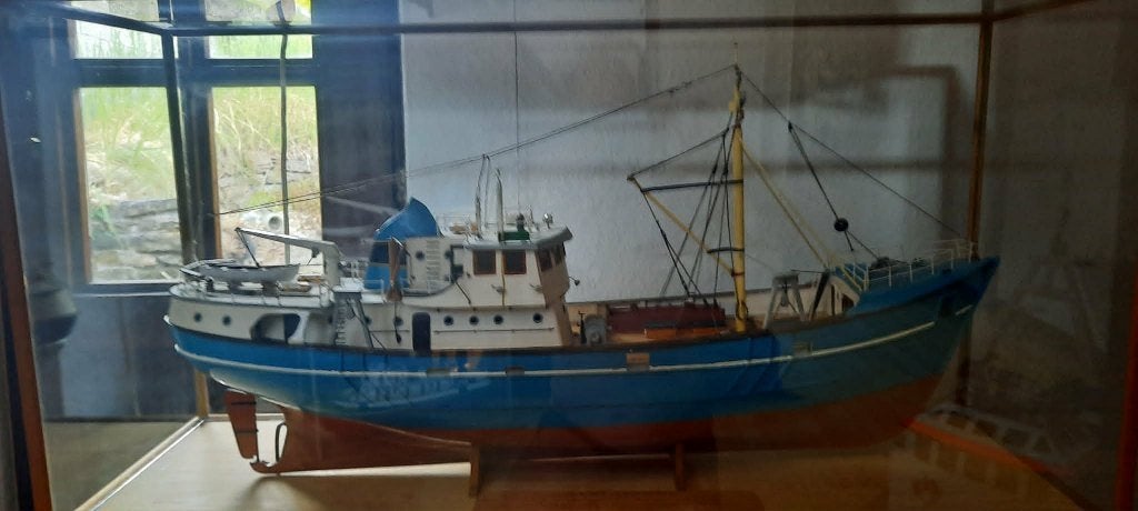 twee prachtige scheepsmodellen,calypso et de nordkap, Ophalen, Zo goed als nieuw