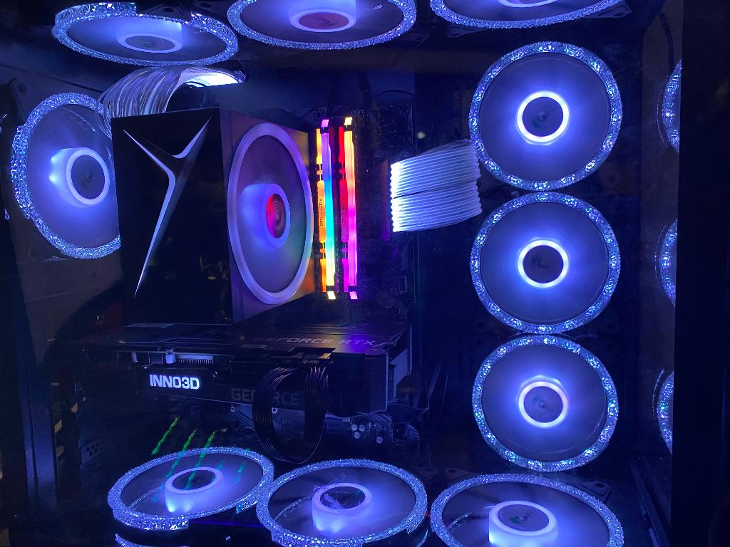 Krachtige pc met groot scherm., Spelcomputers en Games, Games | Pc, 1 speler, Vanaf 3 jaar, Ophalen