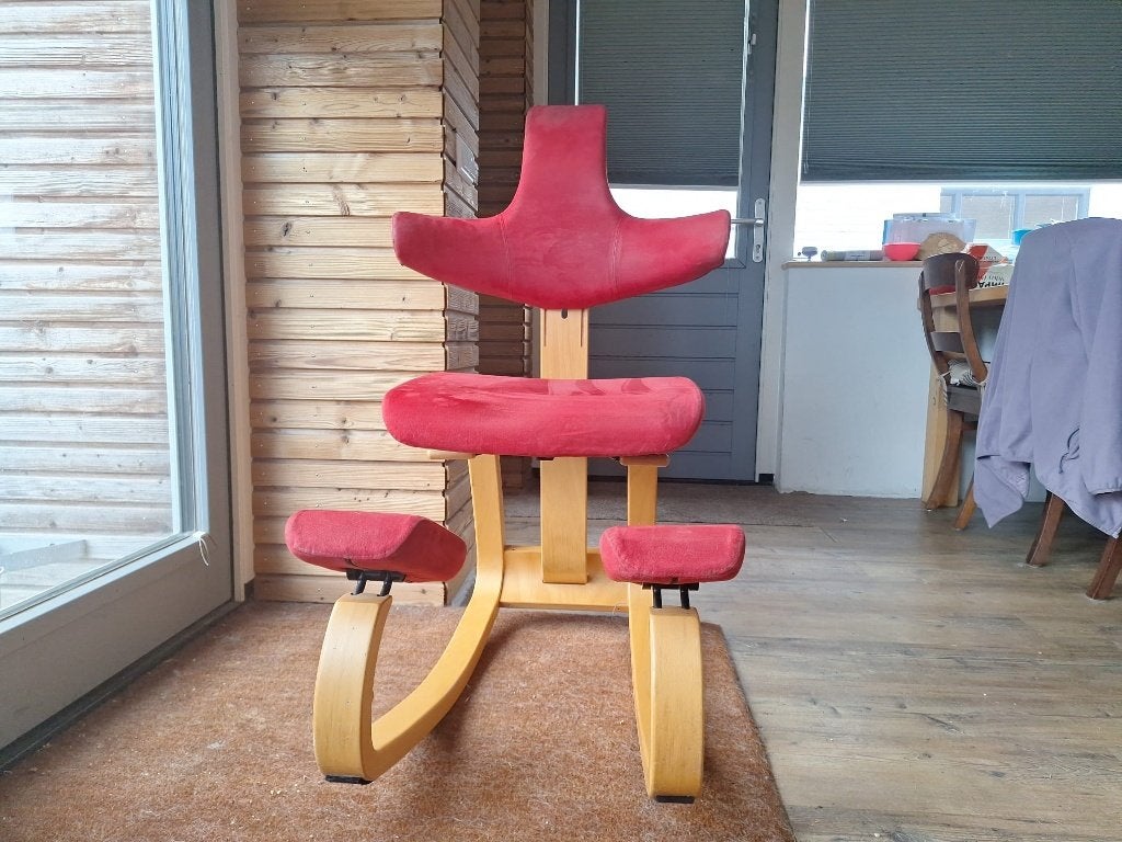 Variér (Stokke) Thatsit kniestoel, Ophalen, Gebruikt, Bureaustoel, Rood