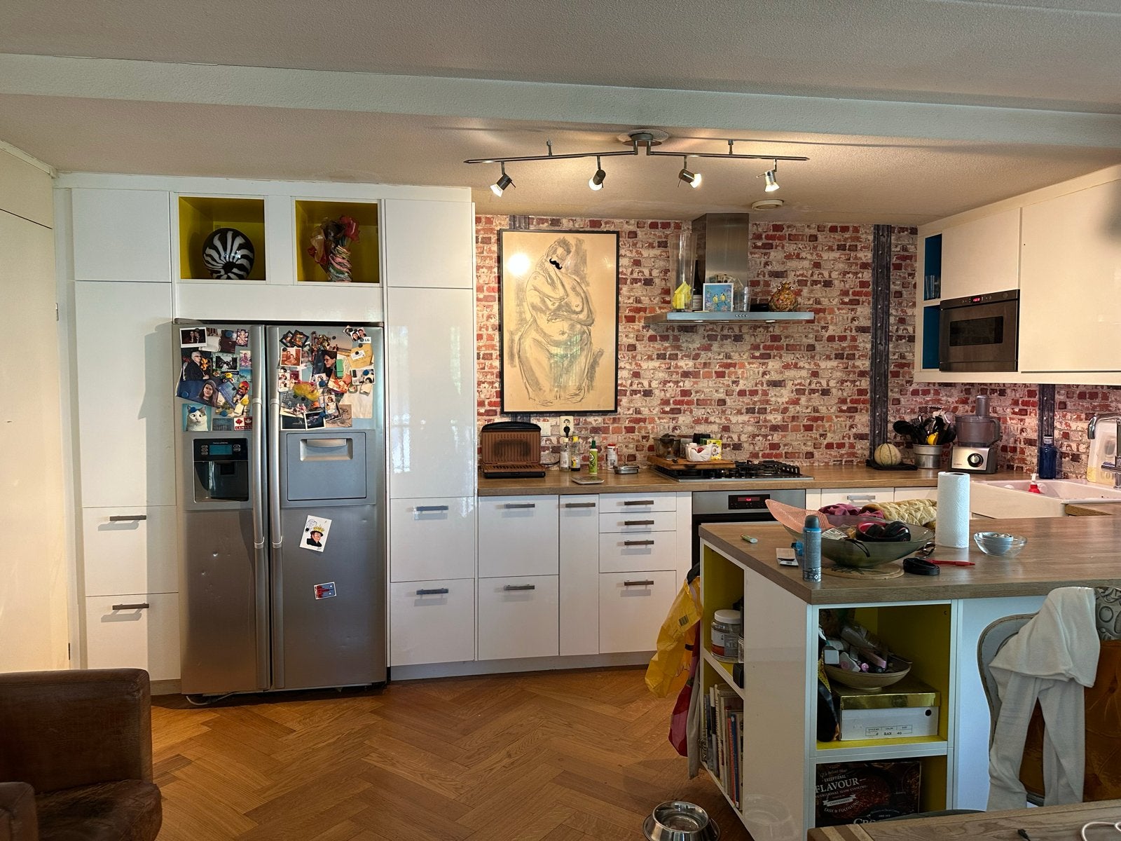 Witte keuken met kookeiland en inbouwapparatuur, Huis en Inrichting, Keuken | Complete keukens, Ophalen, Gebruikt, Wit, Hoekkeuken