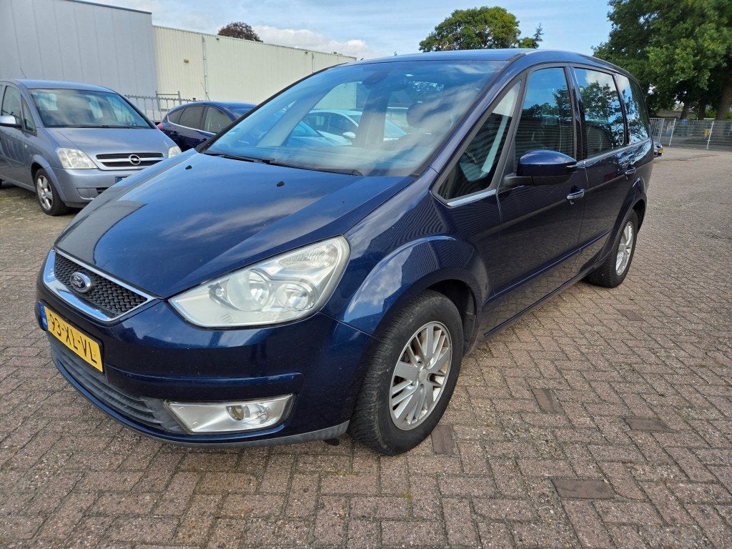 Ford GALAXY 2.0-16V GHIA -- Airco -- Trekhaak -- 7 persoons, Auto's, Voorwielaandrijving, Gebruikt, Blauw, 7 stoelen