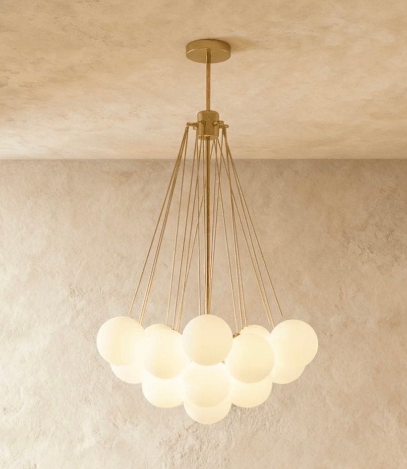 Moderne Gouden Kroonluchter met Melkglas Bollen, Ophalen, Nieuw, Metaal, Overige fittingen