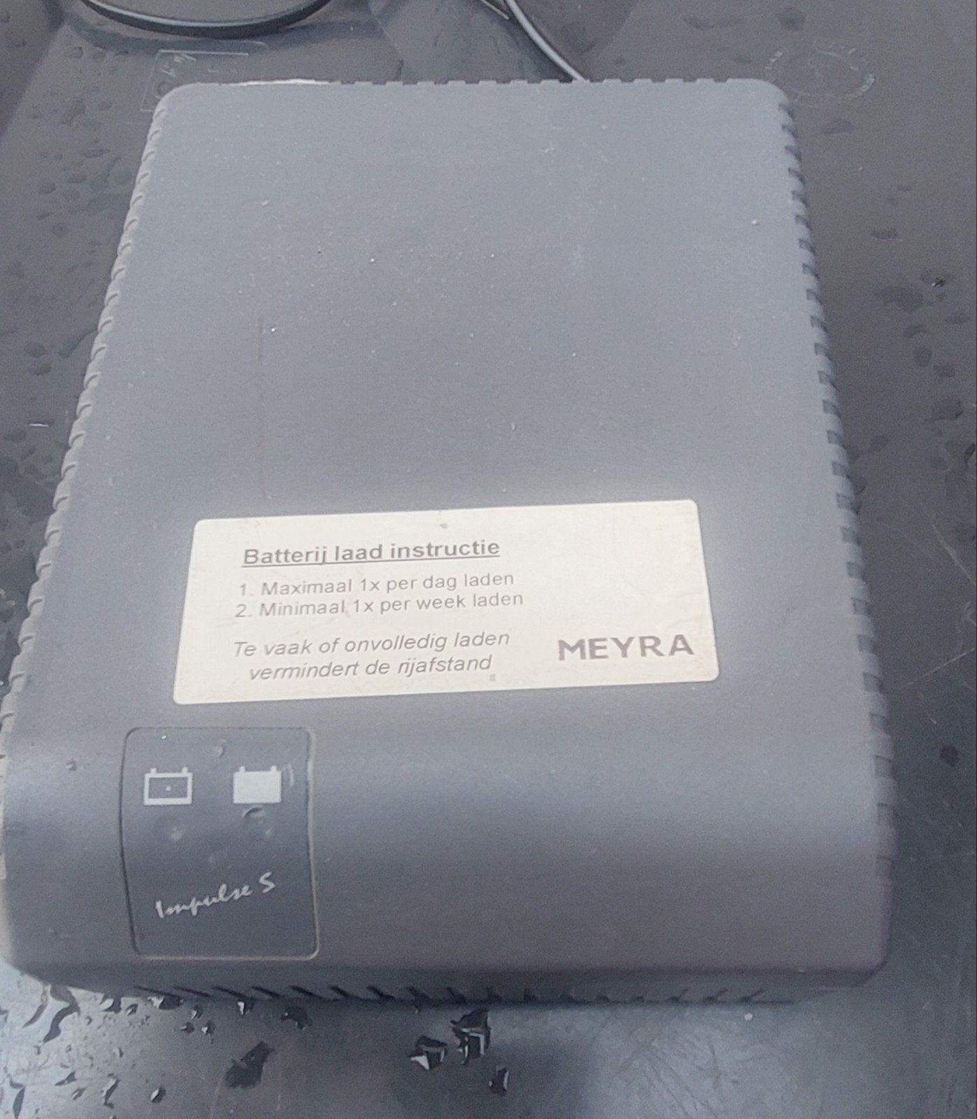 Meyra Impulse S 24V/8A acculader, Gebruikt
