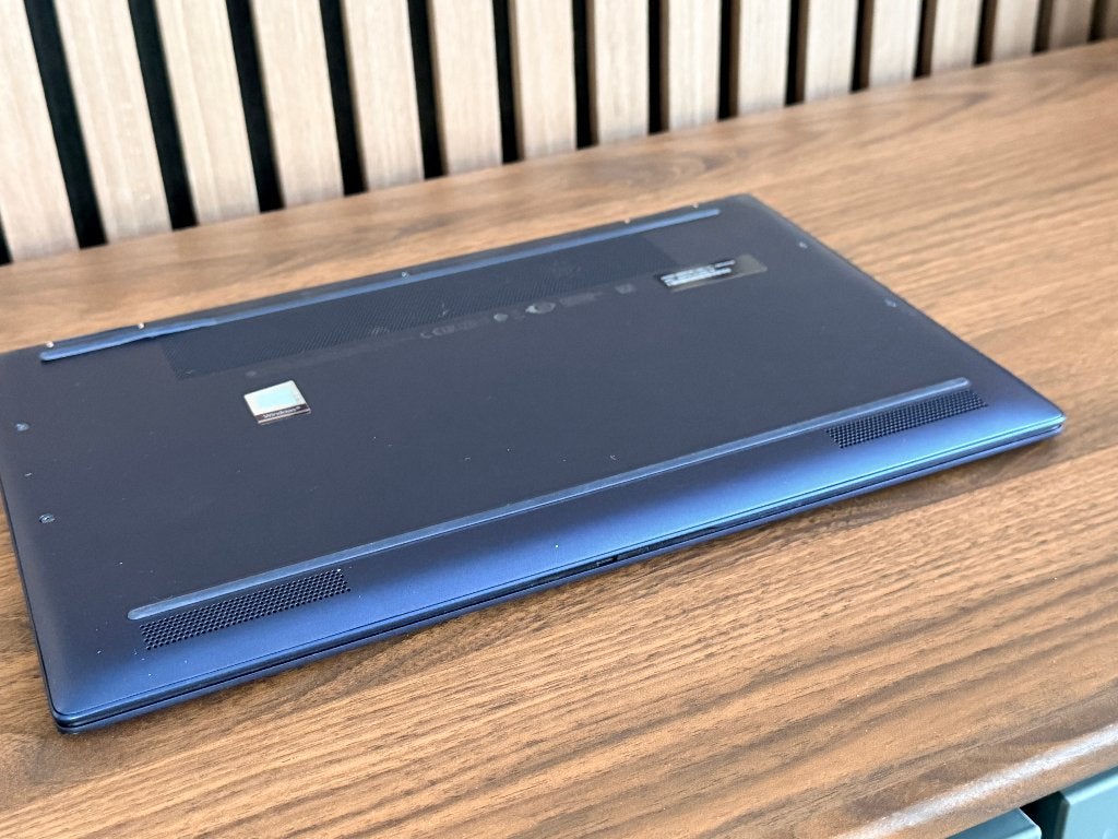 Foto 5 van HP Elite Dragonfly i7/16GB/Touchscreen + Pen – Win. 11 Pro