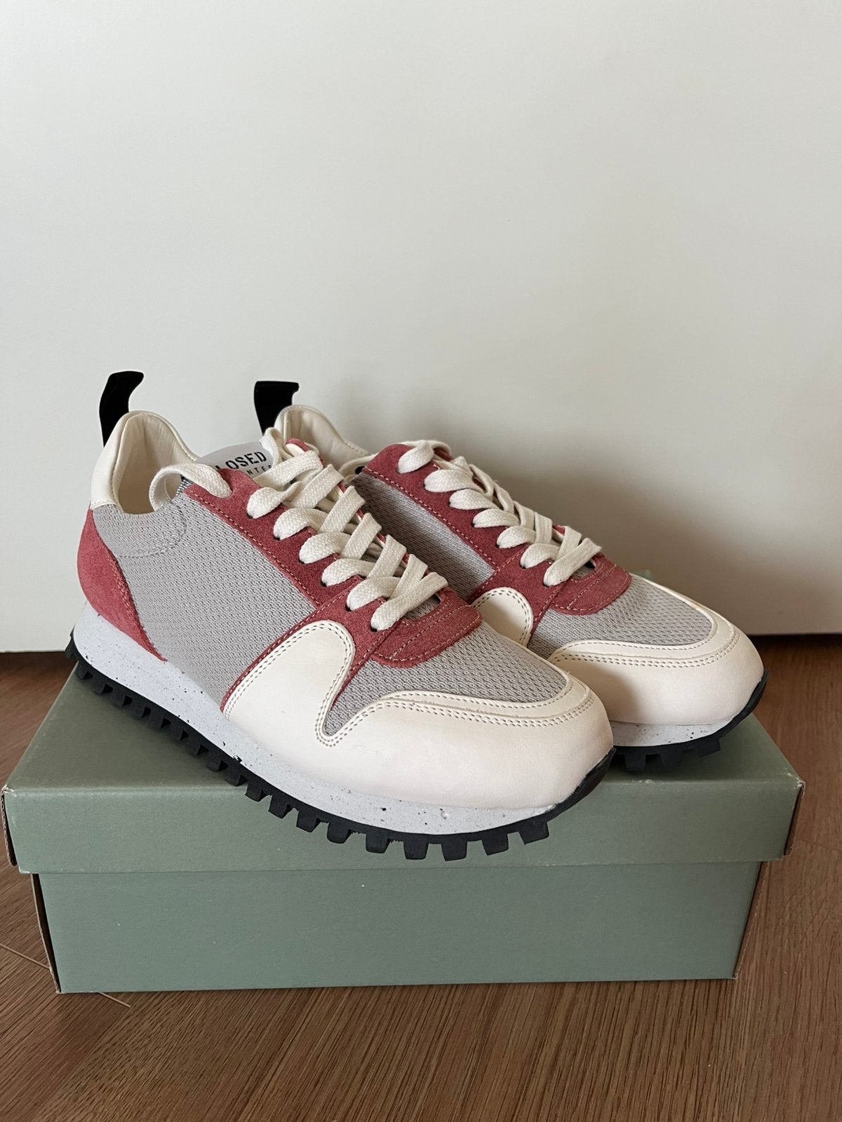 Closed dames sneakers zo goed als nieuw, Kleding | Dames, Ophalen of Verzenden, Zo goed als nieuw, Sneakers of Gympen