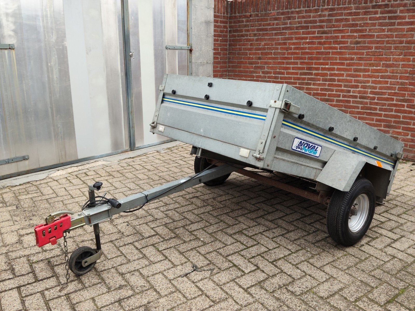 Frans remorq/aanhanger/onderdelen, Ophalen