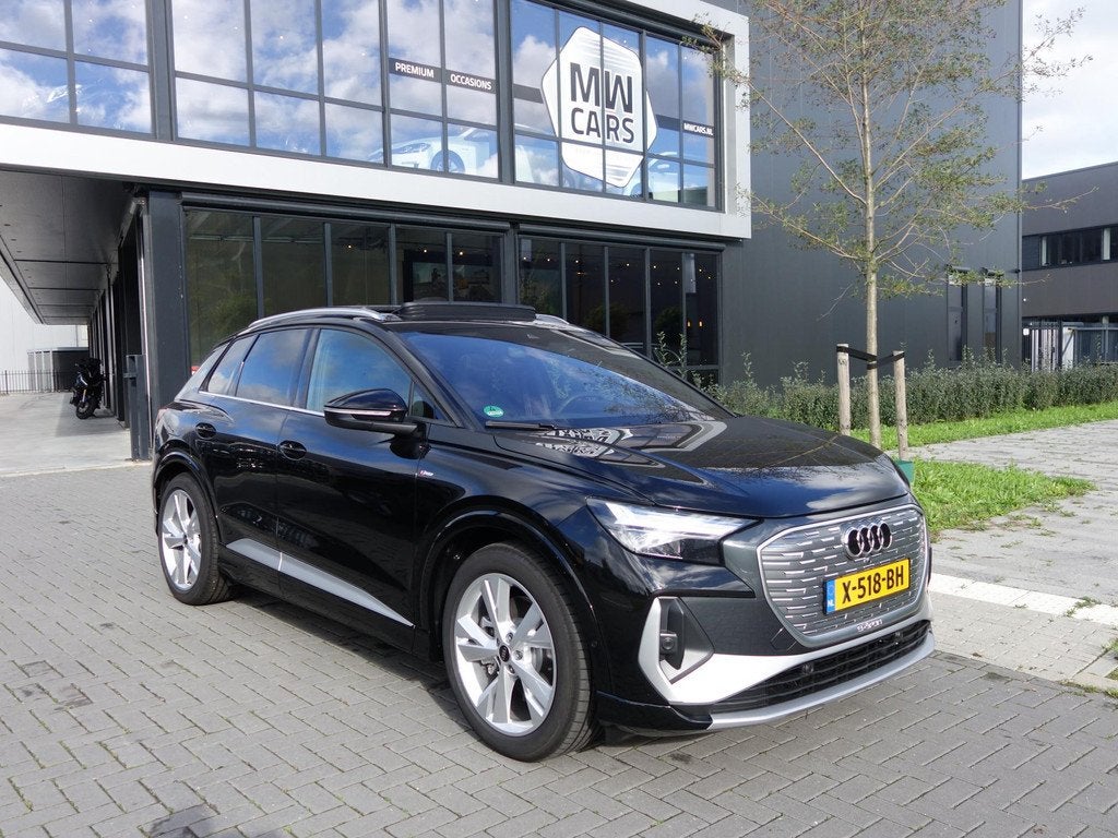 Audi Q4 e-tron 50 quattro 2 x S Line 77 kWh Pano 5 jaar Gara, Auto's, Audi, 12 maanden, Gebruikt, Zwart, Zwart