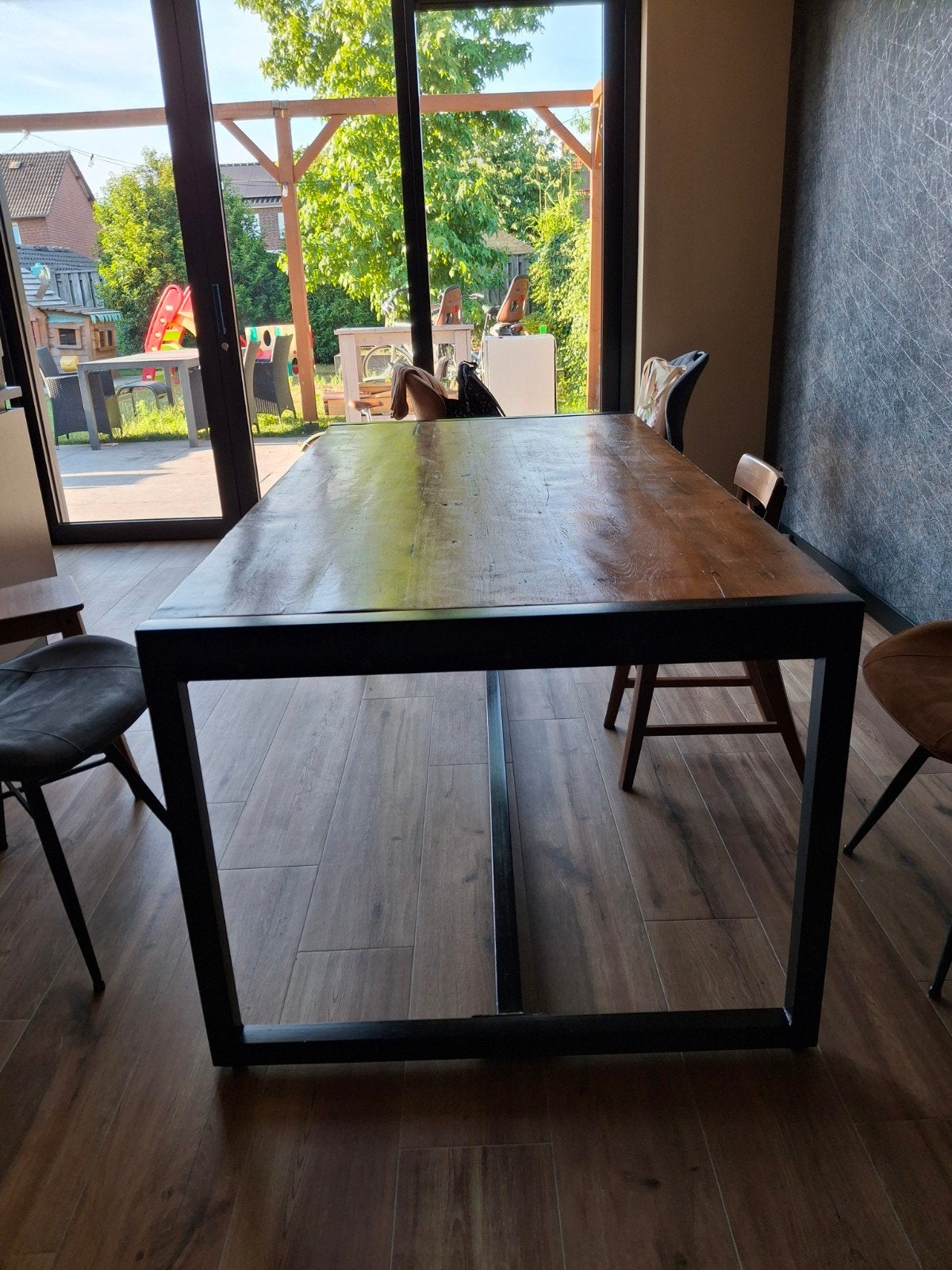 Robuuste eettafel met 6 stoelen (Giga meubel & Pronto Wonen), Huis en Inrichting, Tafels | Eettafels, Ophalen, Gebruikt, 200 cm of meer