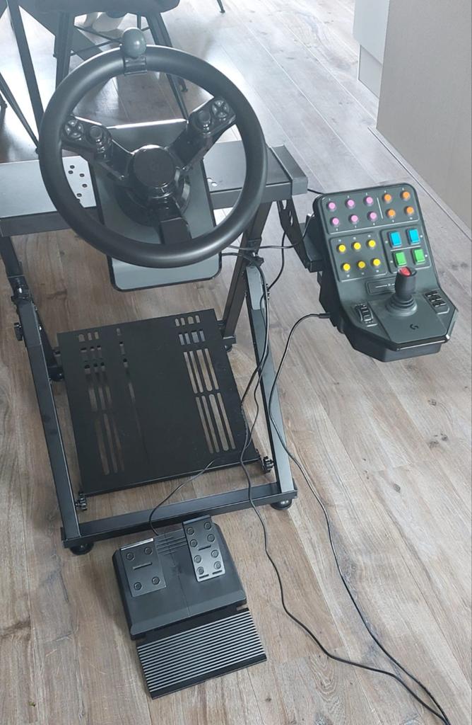 Heavy Equipment Bundle logitech, 1 speler, Ophalen of Verzenden, Zo goed als nieuw, Vanaf 3 jaar