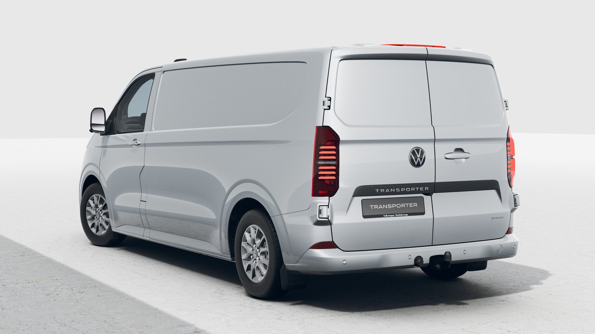 Volkswagen Transporter 2.5 eHybrid 233pk L2H1 30 Style | Sto, Auto's, Automaat, 12 maanden, 4 cilinders, Volkswagen