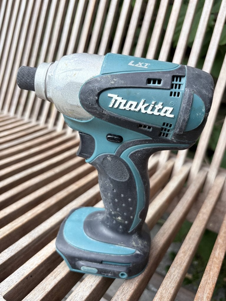 Makita btd130f slagmoersleutel 14,4 volt zonder accu, Ophalen of Verzenden, Gebruikt, Boor- en Schroefmachine
