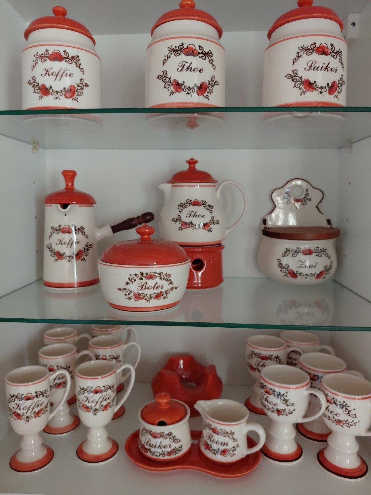 Oud servies, Ophalen